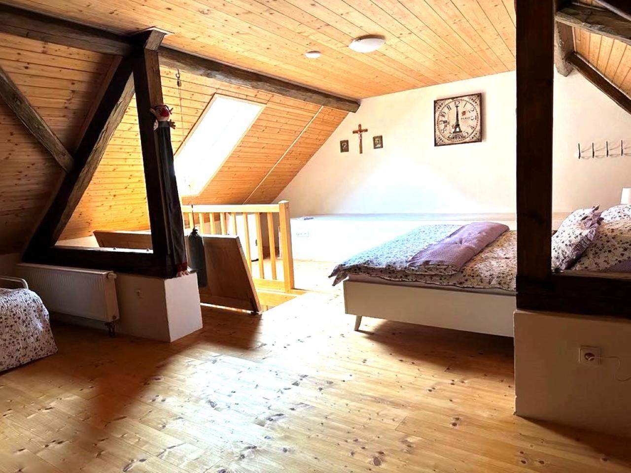Penzion A Hospoda Na Statku Hluboká nad Vltavou Buitenkant foto